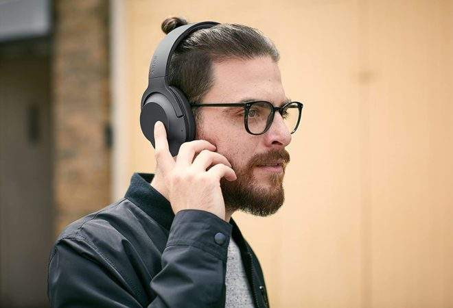 how to wear headphones with glasses
